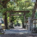 御井神社（宇陀市）大迫力の杉の木に包まれた美しい神社
