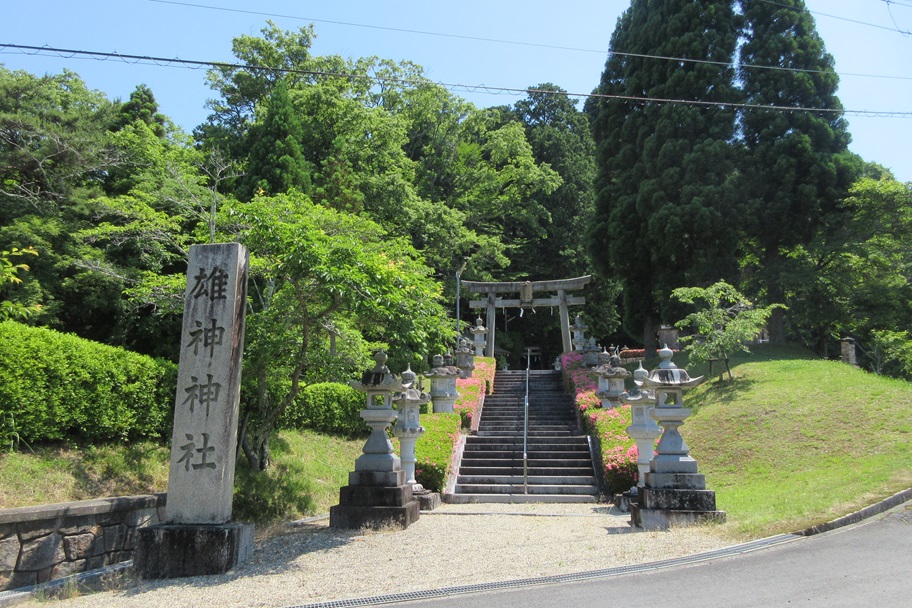 雄神神社（奈良市都祁白石町）　大神神社の奥の院と称される白蛇が住まう禁足地