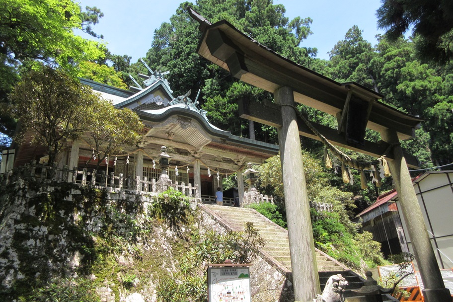 玉置神社（奈良県十津川村）　呼ばれた人しか行けない神社で神秘を体感！【御朱印】