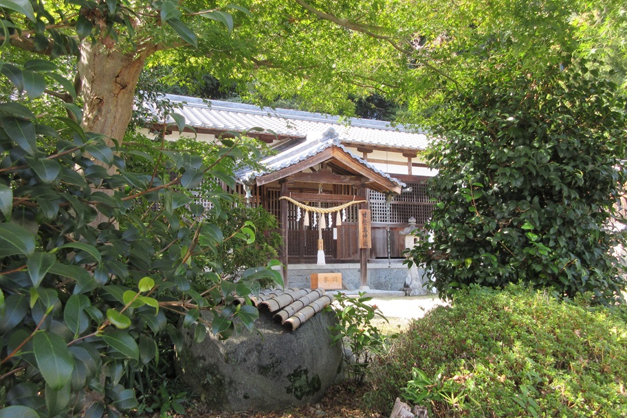 甘樫坐神社（明日香村）　古代の裁判「盟神探湯」が行われた甘樫丘