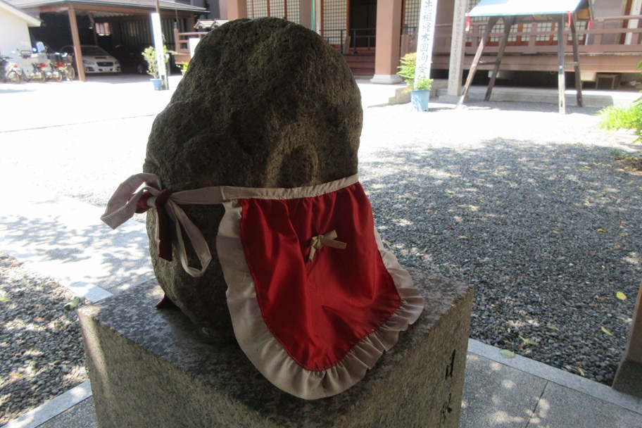 釈迦院・両面地蔵尊｜前後にお顔を持つユニークな石仏