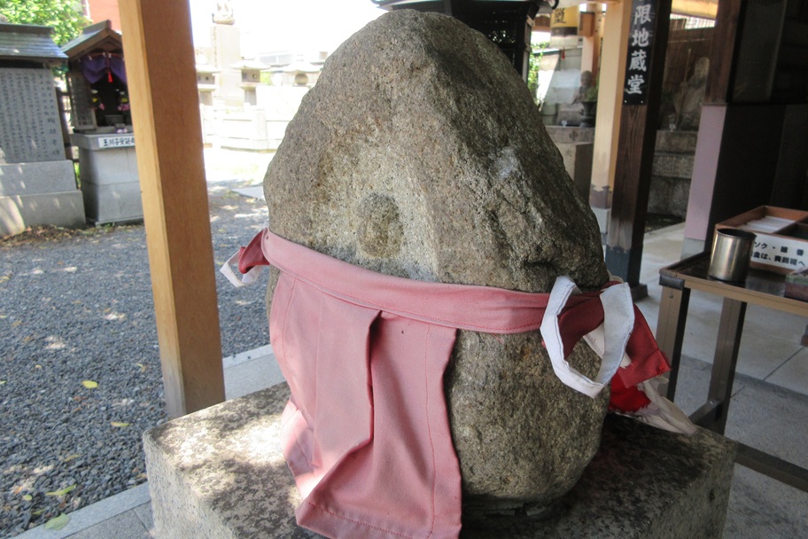 釈迦院・両面地蔵尊｜前後にお顔を持つユニークな石仏