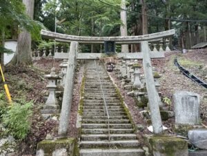 洞川八幡宮の鳥居。