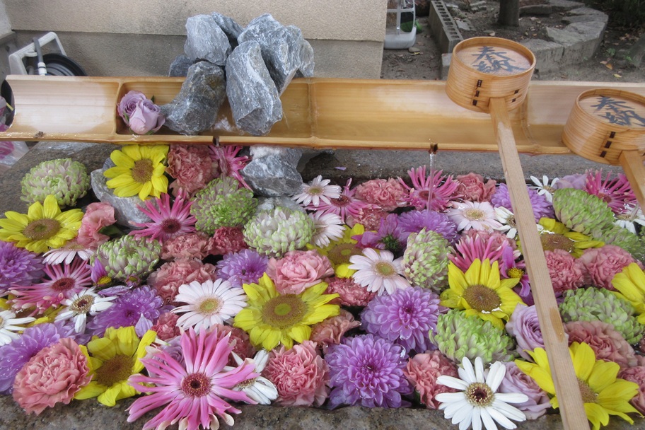 奉納花手水