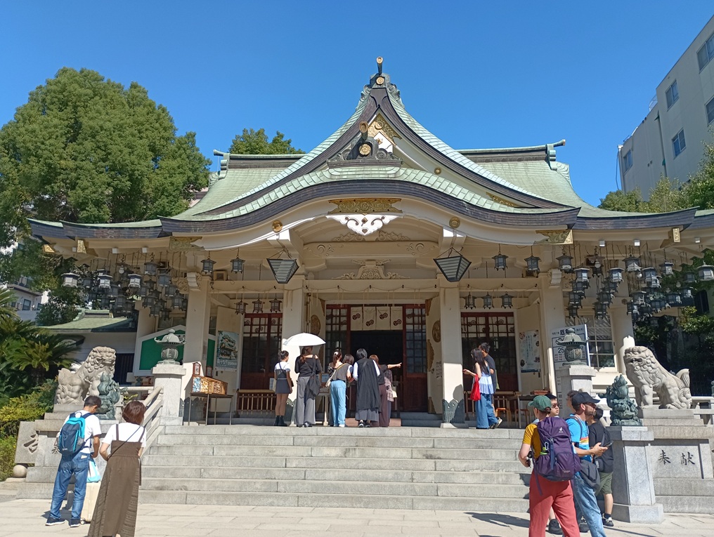 難波八阪神社の拝殿