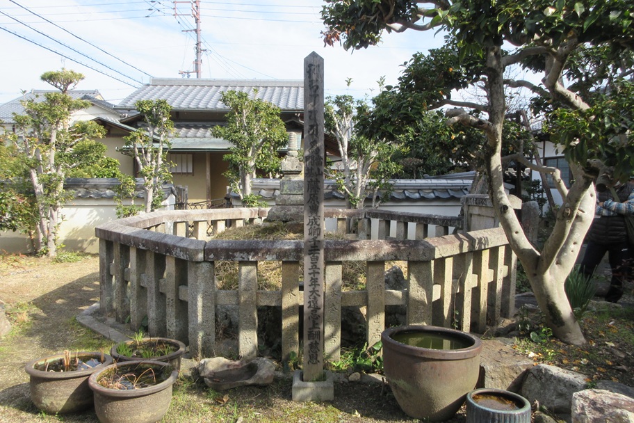 藤原豊成の墓所
